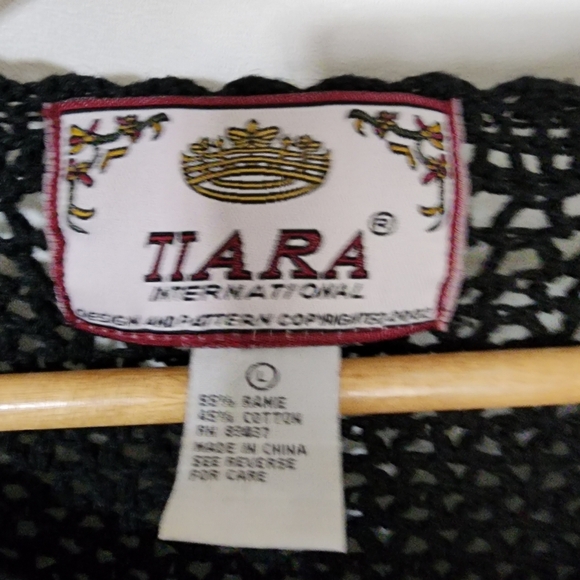 Vintage Tiara black crochet buttondown cardigan - Picture 3 of 7